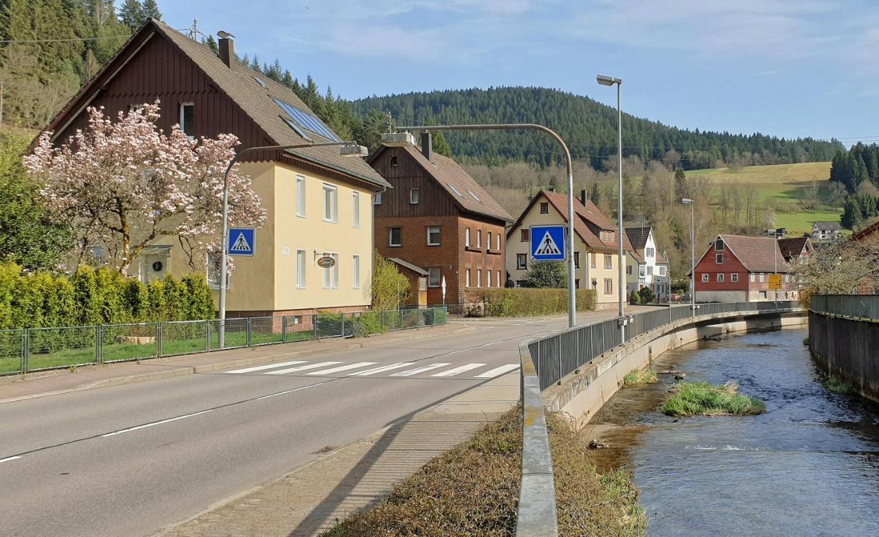 Liebevoll Gästewohnungen Alpirsbach Exterior foto